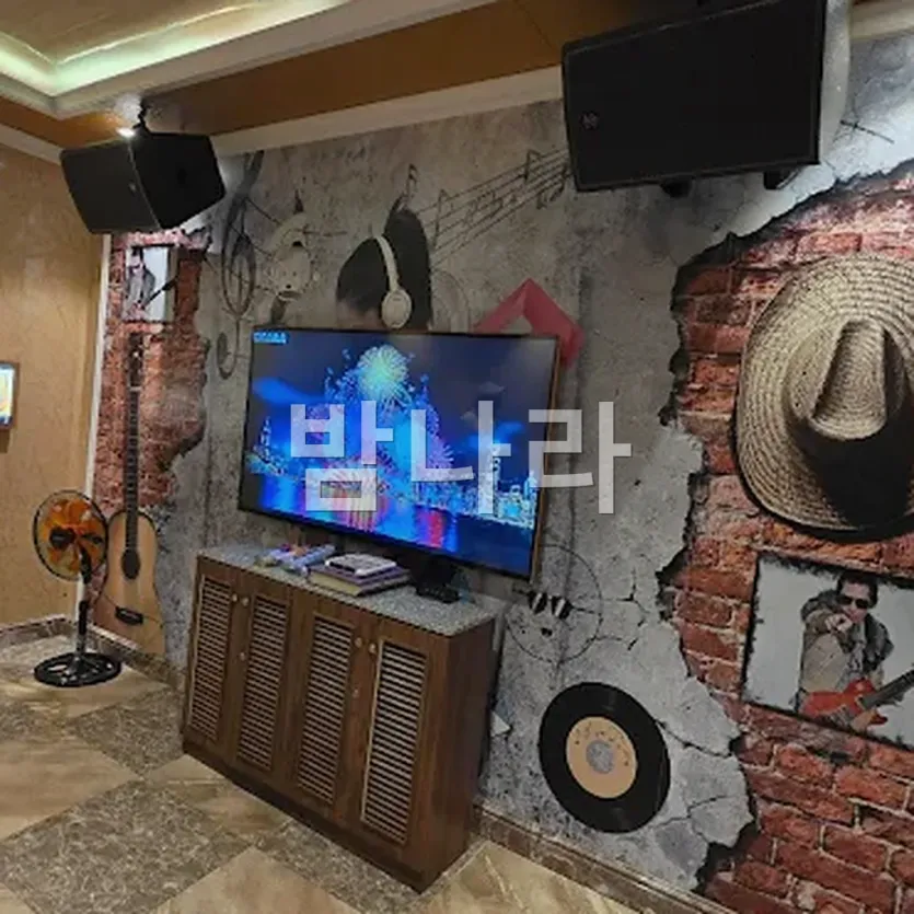 다낭 아우디 가라오케 넓은 좌석의 대형 룸 분위기