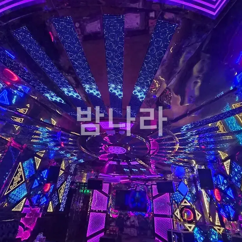 다낭 벤츠 가라오케 뉴민 플라자 호텔 5층 프리미엄 룸 전경