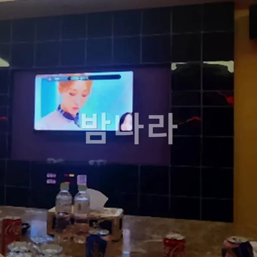 다낭 원오페라 가라오케 룸 시스템과 화면 세팅