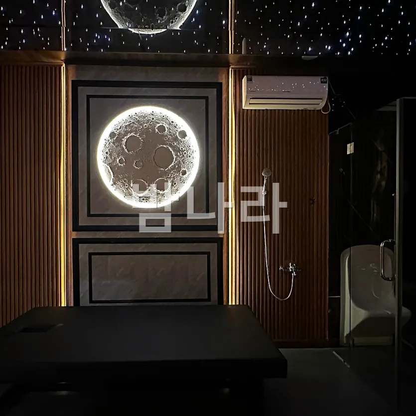 다낭 애플 스파 VIP 룸 전경과 자쿠지