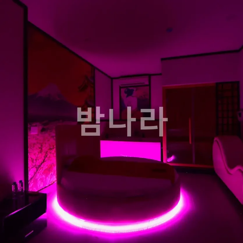 다낭 로컬 사쿠라 마사지 코스 진행 베드와 오일 준비