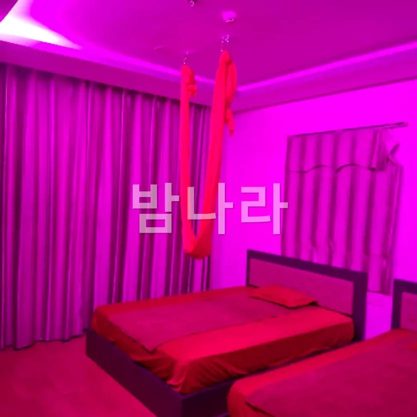 다낭 빨간그네 마사지 건물 외관과 입구 동선