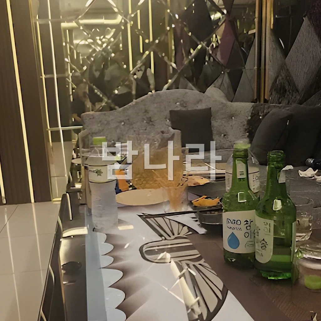 호치민 오디세이 가라오케 기본세트 주류 구성과 테이블