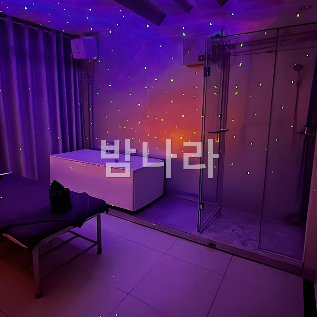 호치민 아리 스파 관리룸 베드와 마감