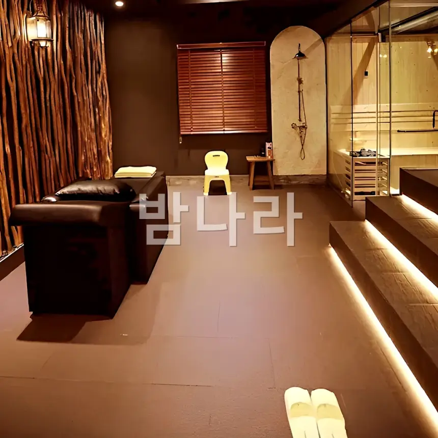 호치민 바나나 사우나 시설과 휴게 분위기