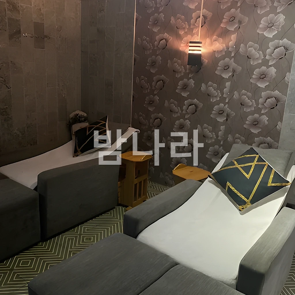 호치민 드림 마사지 VIP룸 베드와 조명