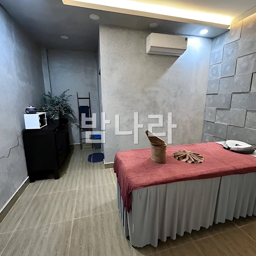 호치민 모네 스파 1군 입구와 간판 전경