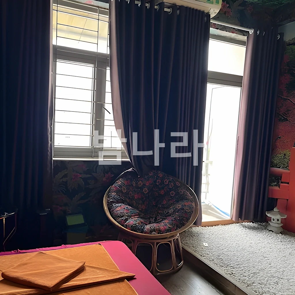 호치민 살라 리버사이드 관리룸 베드와 마감