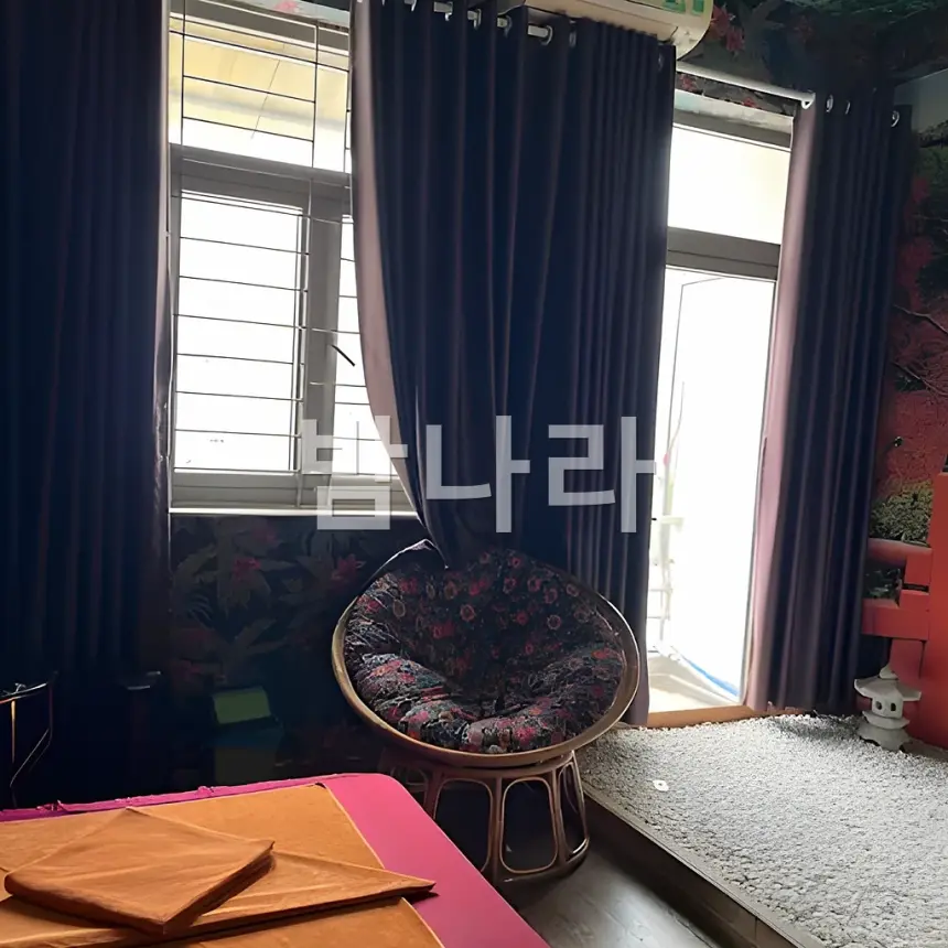 호치민 살라 리버사이드 관리룸 베드와 마감