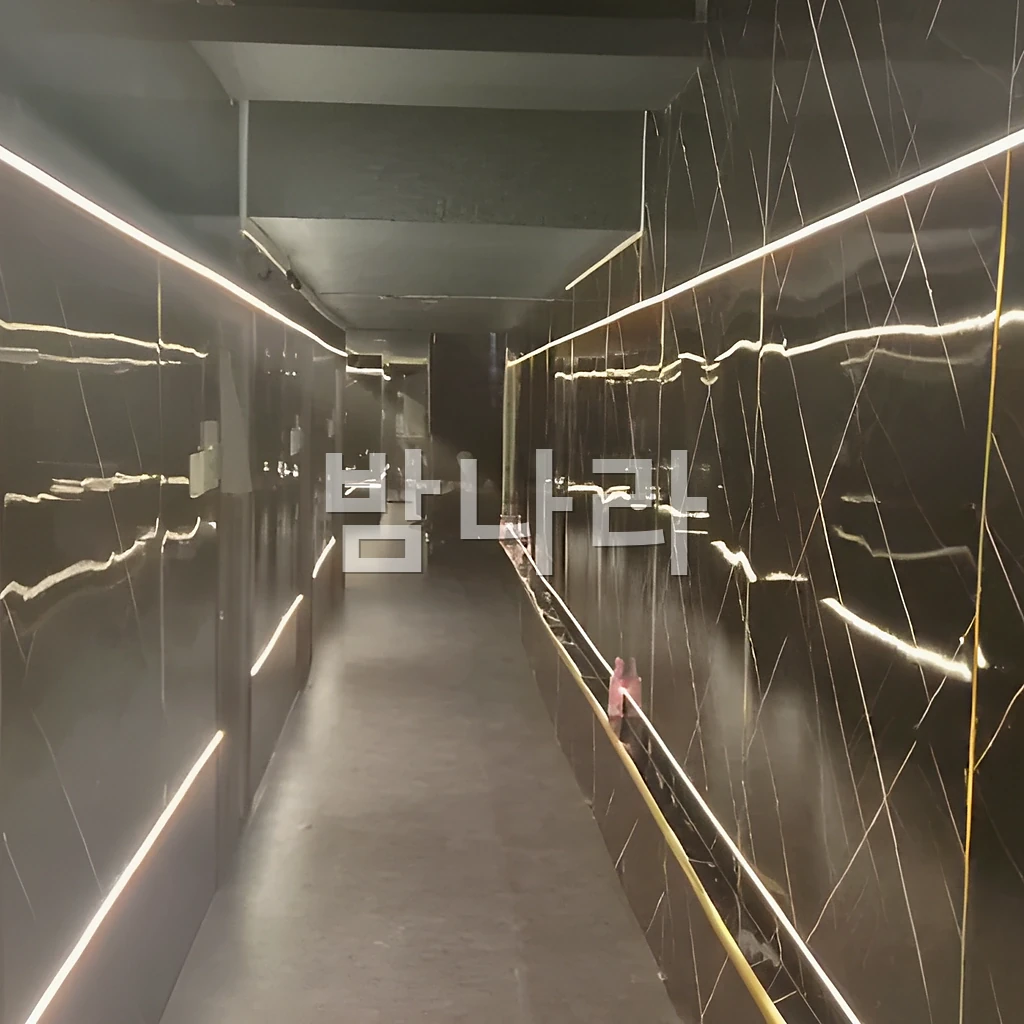 호치민 딸기 마사지 로비와 내관 분위기