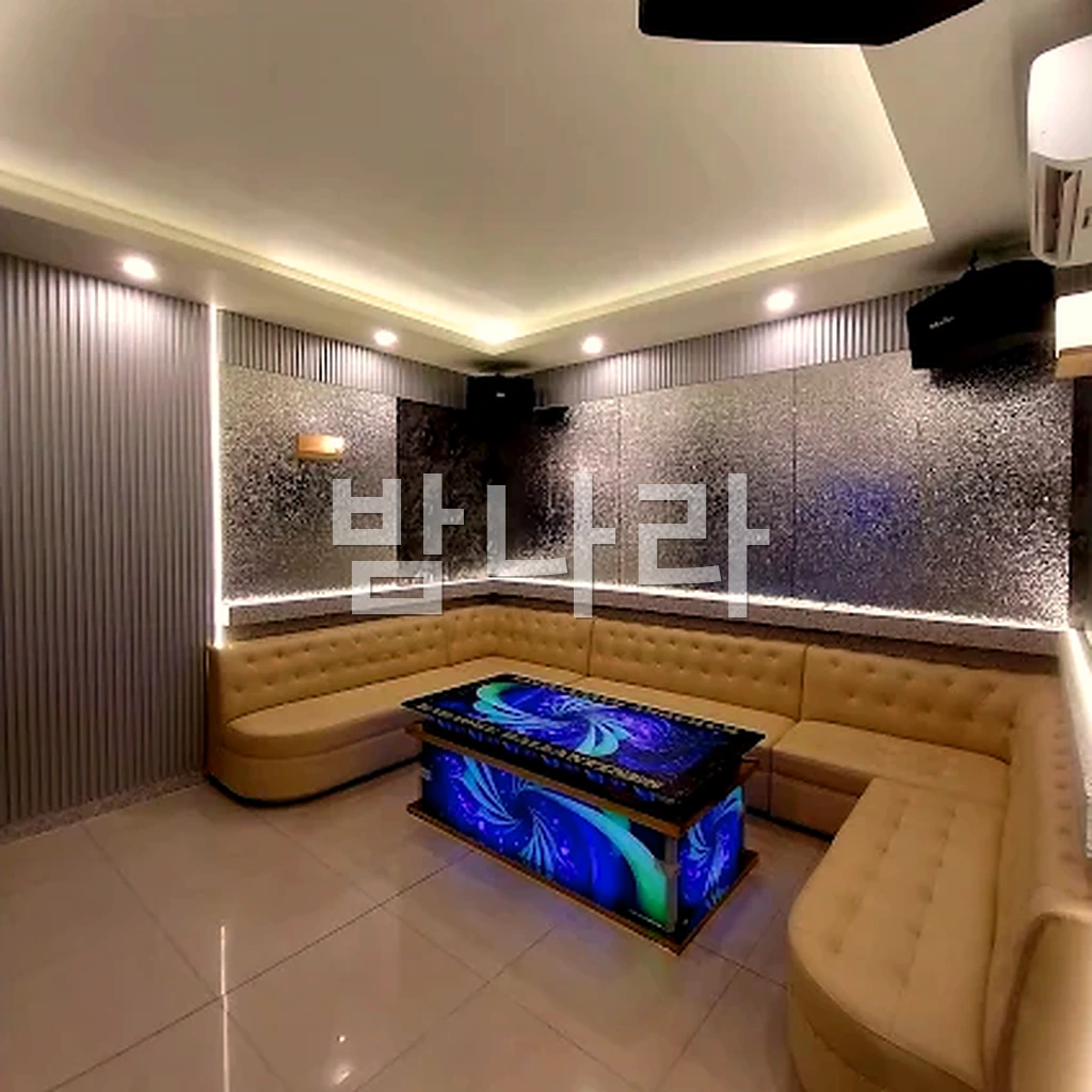 하노이 발렌타인 가라오케 딘톤 거리에서 본 외관