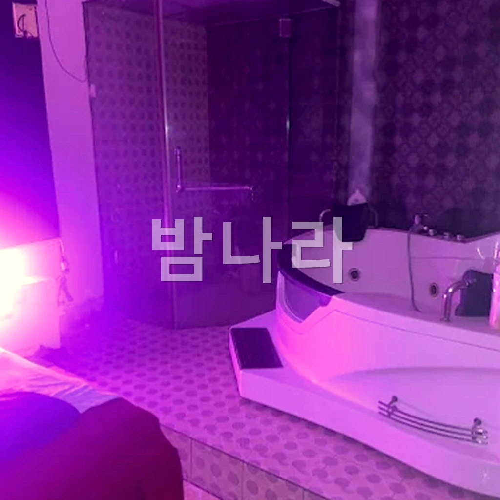 하노이 오스카 누루 마사지 실버 룸 케어 공간