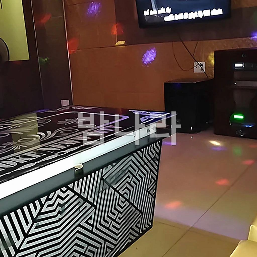 나트랑 뉴시티 가라오케 내부 바·카운터 공간