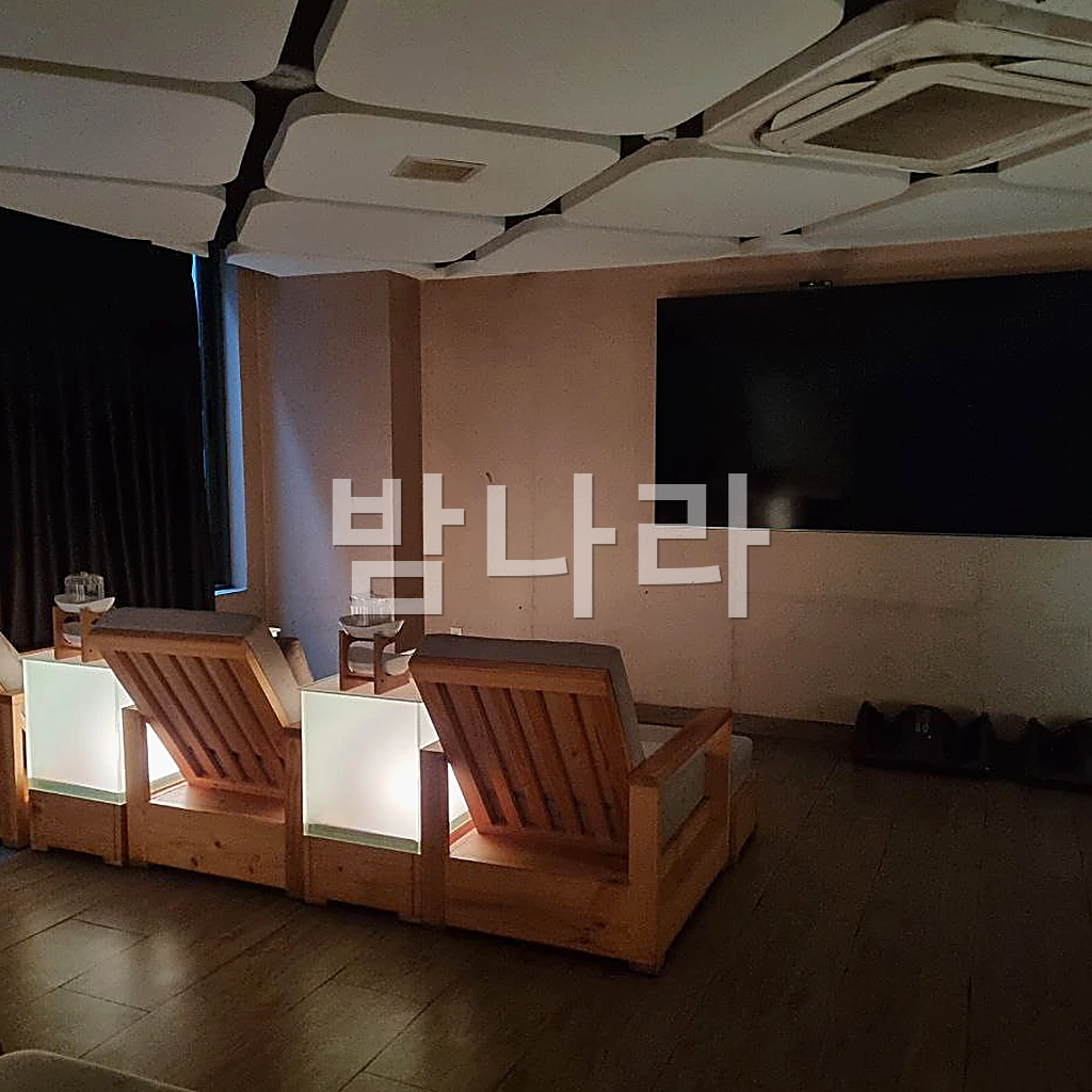 나트랑 화다 마사지 대기 라운지 소파 공간