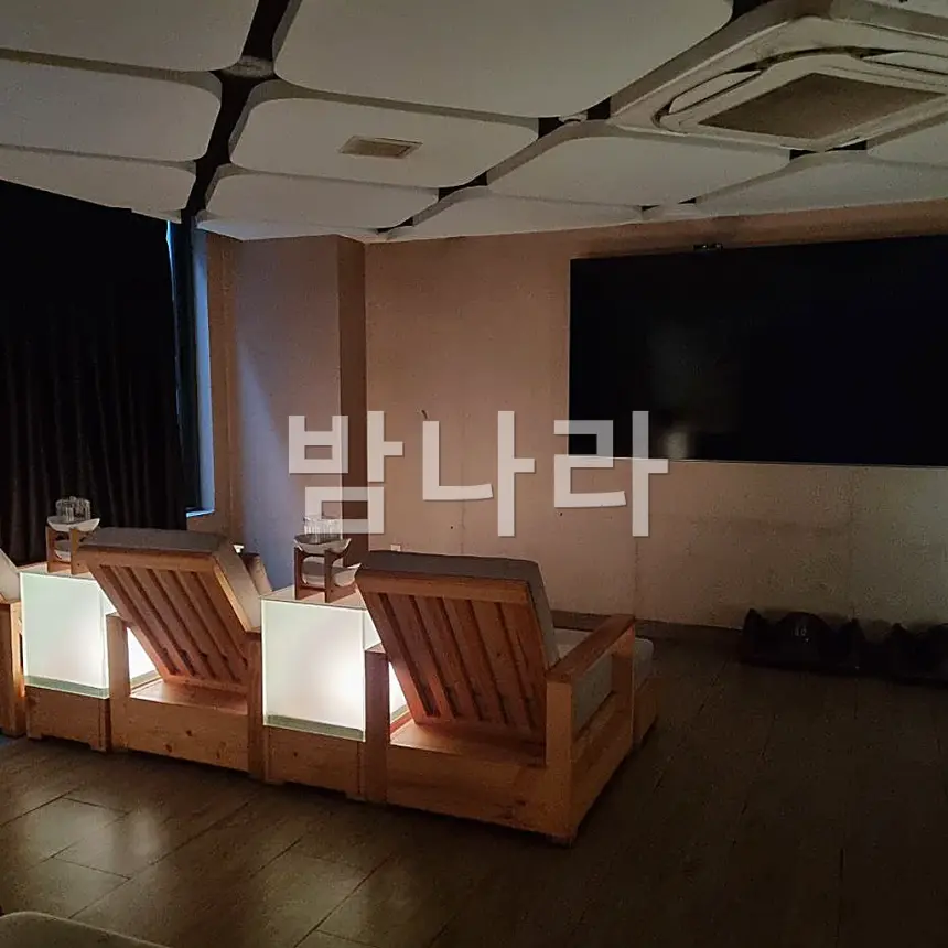 나트랑 화다 마사지 대기 라운지 소파 공간