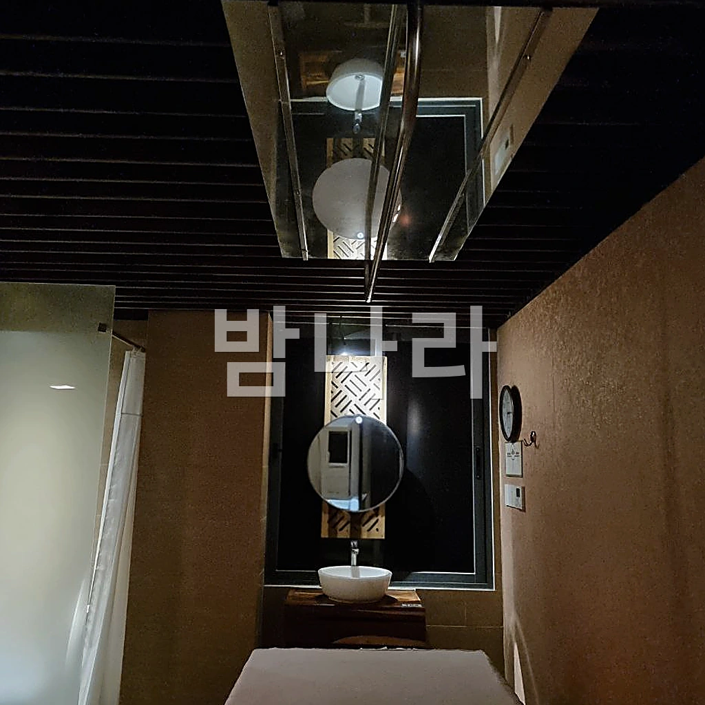 나트랑 화다 마사지 룸으로 이어지는 복도 통로