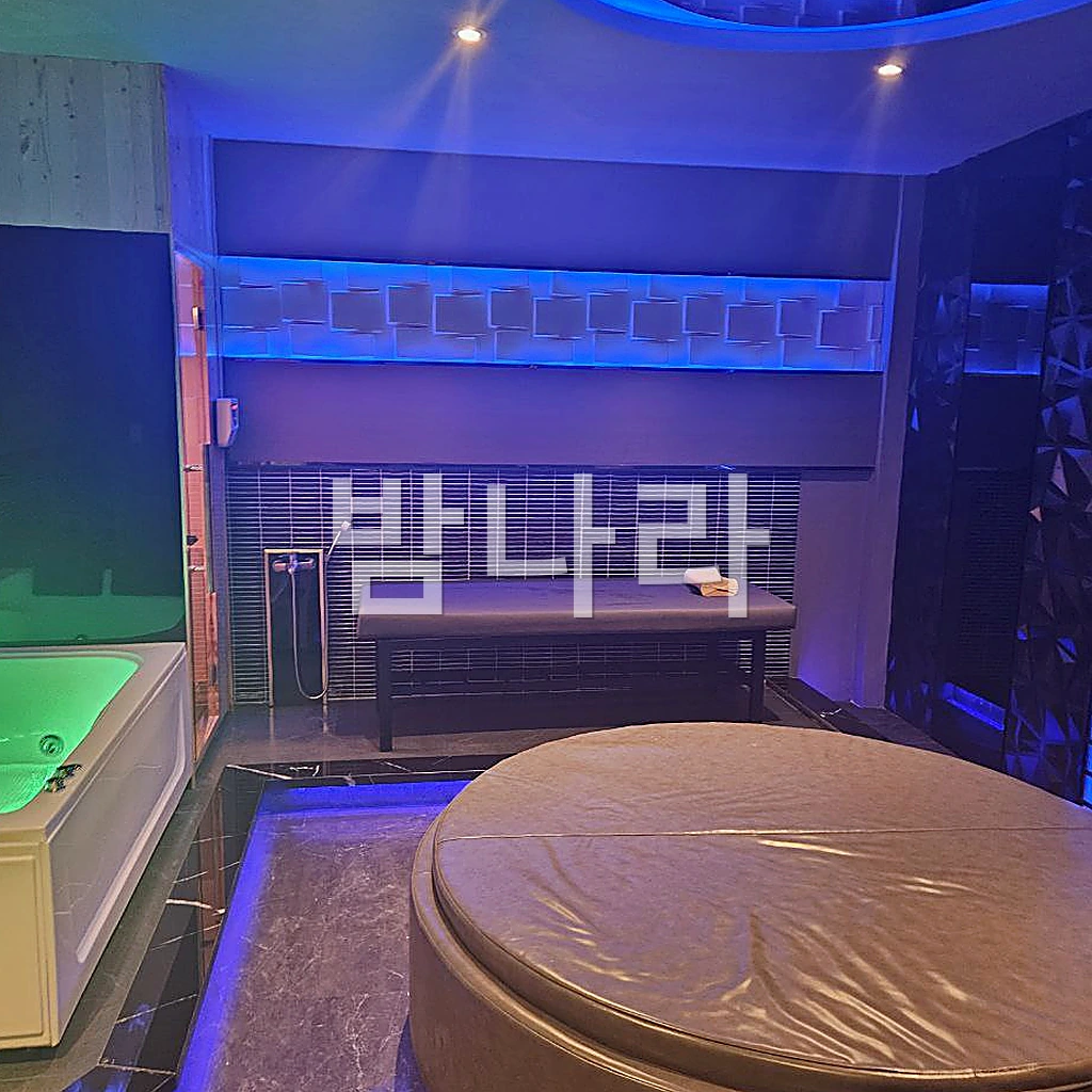 나트랑 나우 스파 (계단형 진입부가 있는 욕조 시설)