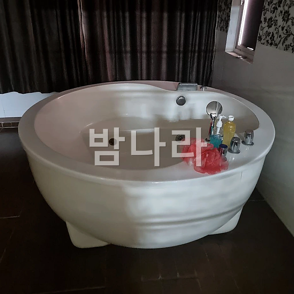 나트랑 도쿄 마사지 욕조와 샤워 공간