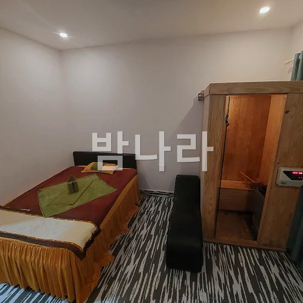 보니 스파 사우나에서 관리실로 이어지는 동선