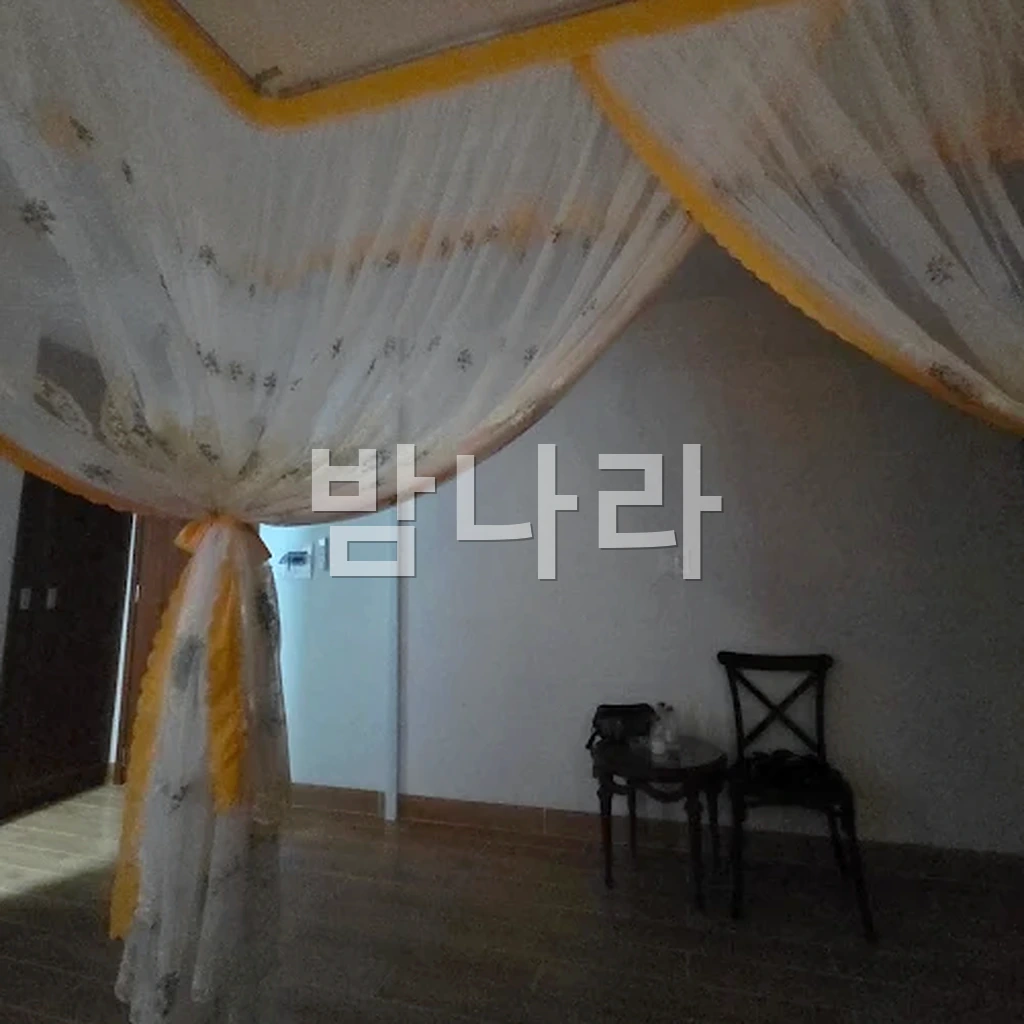 보니 스파에서 이어지는 즈엉동 가라오케 거리